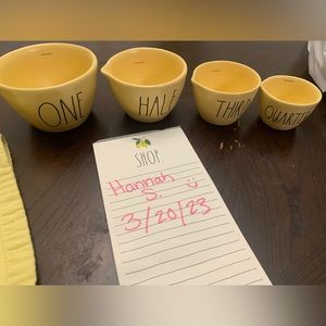RAE DUNN | Yellow Measuring Cups